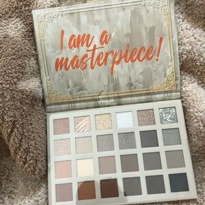Essence eyeshadow palette of vintage neutrals New. Doesn’t come in a box.